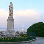 Nikolakis Kofineta 아파트